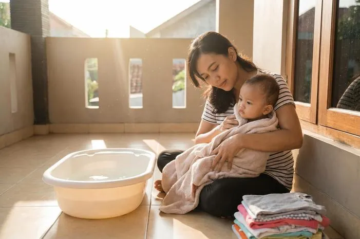 Cara Tepat Menjemur Bayi Pagi Hari Agar Mendapat Vitamin D