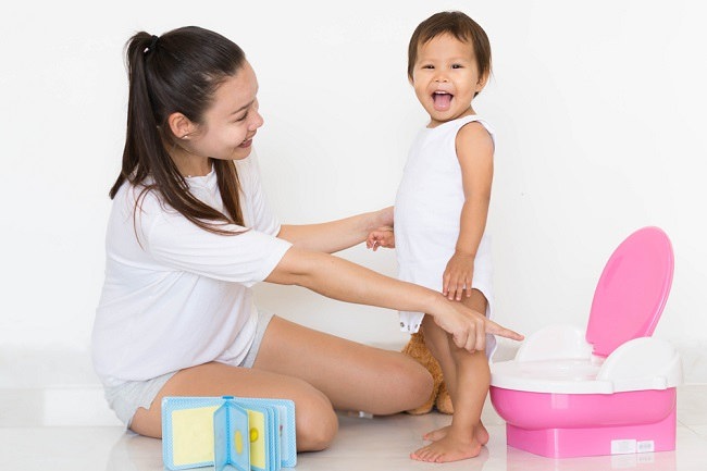 Tips Melatih Anak Balita Melepas Popok (Toilet Training) Tanpa Drama